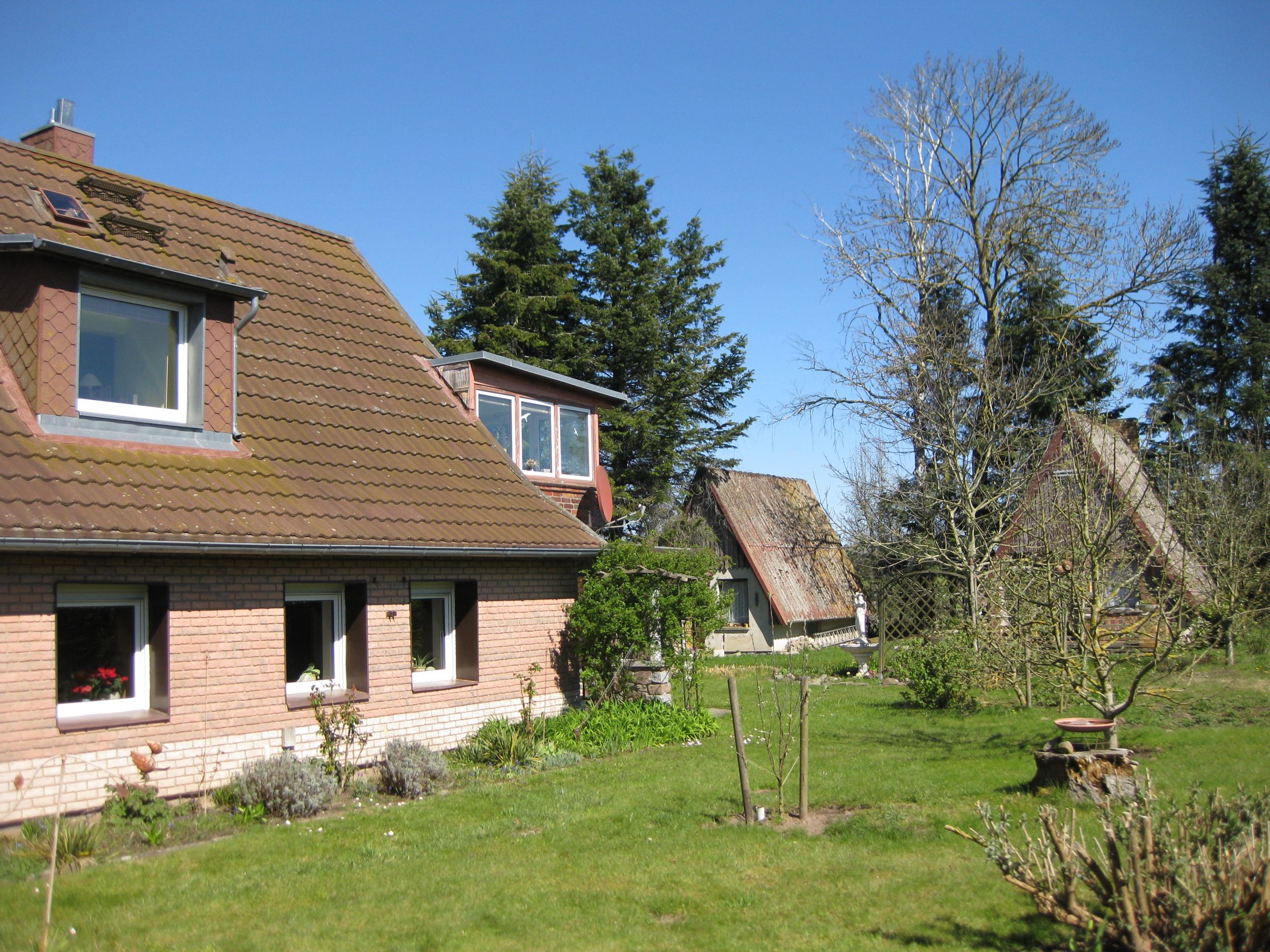 Niepars OT Kummerow Heide  Landleben pur - Grundstück / EFH mit Kamin, Wohnküche, Innenhof, Doppel-Garage & Nebengelass